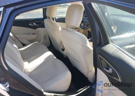 2015 Chrysler 200 Limited z USA, uszkodzony, nr VIN 1C3CCCAB3FN690137